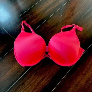 Victoria’s Secret Bombshell Plunge Bra